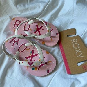 NWT Roxy Sandals Flip Flops Slippers
